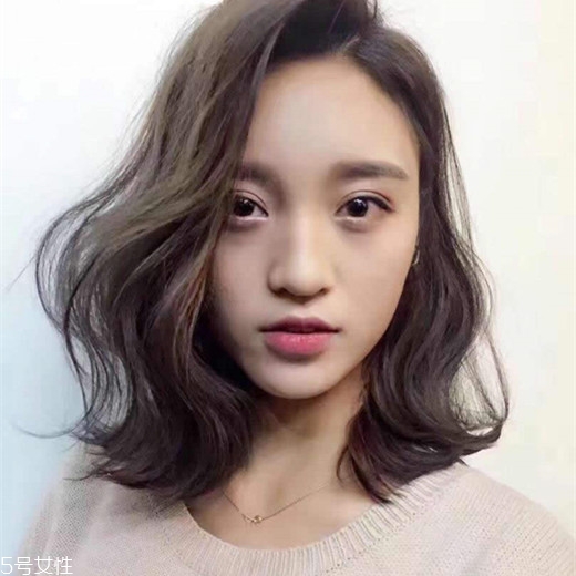 齊肩發怎么燙好看？女生發型設計與臉形搭配