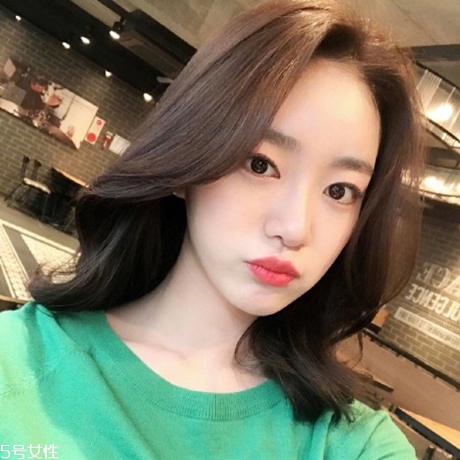 發(fā)量多女生適合什么發(fā)型？形象百變的你