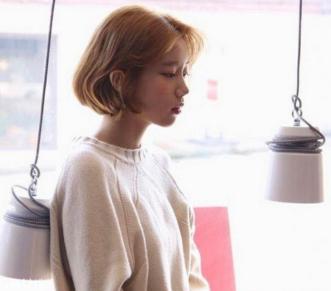 2018年將要流行的女生發型 女生短發燙發流行款