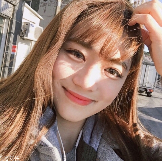 2018秋冬女生長發發型推薦 試試換一個發型