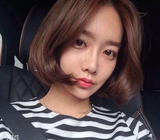 2018年將要流行的女生發型 女生短發燙發流行款