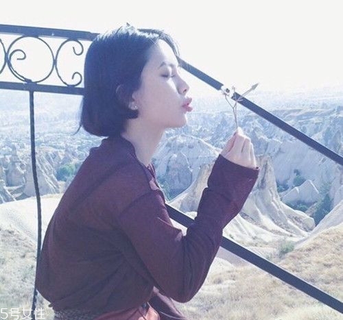 2018秋冬女生長發發型推薦 試試換一個發型