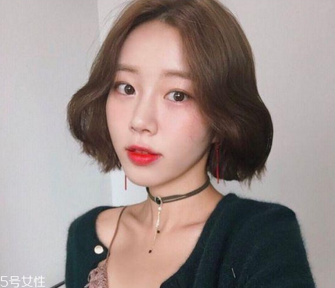 2018年將要流行的女生發型 女生短發燙發流行款