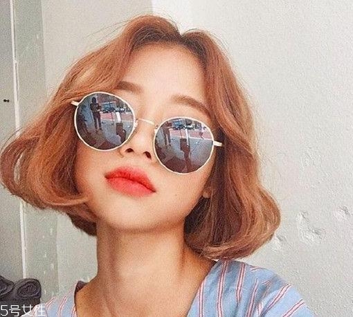 2018年將要流行的女生發型 女生短發燙發流行款