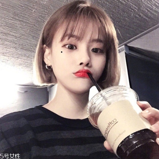 發(fā)量多女生適合什么發(fā)型？形象百變的你