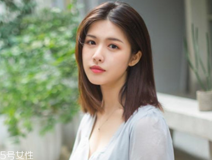 矮個子女生適合什么短發(fā)？氣質齊肩卷發(fā)