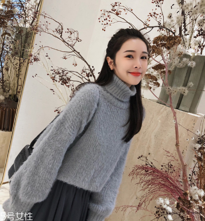 毛衣和衛(wèi)衣哪個(gè)顯瘦？教你穿成紙片人