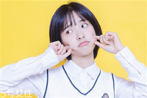 小美好沈月同款發型怎么剪 軟萌的咖啡色發型推薦