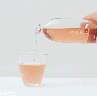 且聽風吟玫瑰酒好喝嗎？哪里買？