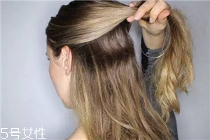 女生冬天長發怎么編好看？長發妹紙才懂得的痛