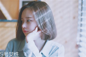 小個子女生適合什么發型？蓬松隨意效果