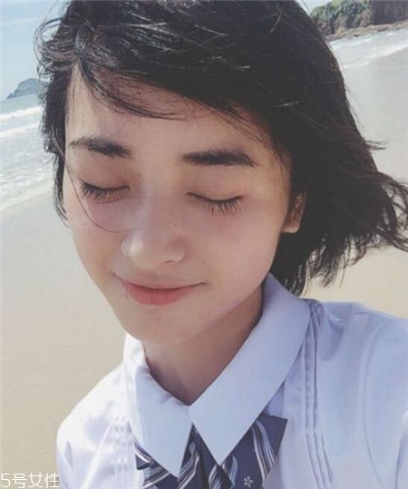 小美好沈月同款發型怎么剪 軟萌的咖啡色發型推薦