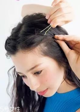 女生冬天長發怎么編好看？長發妹紙才懂得的痛