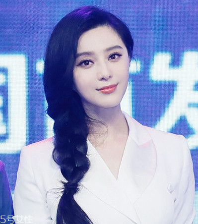女生冬天長發怎么編好看？長發妹紙才懂得的痛