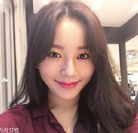 凌亂小卷中長發(fā)怎么弄好看？超美的凌亂小卷中長發(fā)