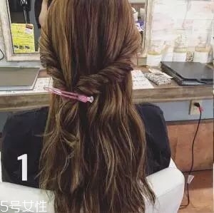 女生冬天長發怎么編好看？長發妹紙才懂得的痛