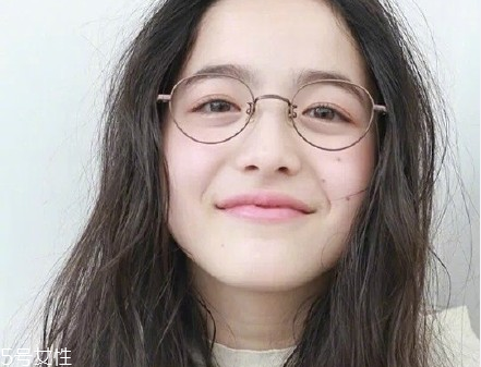 小美好沈月同款發型怎么剪 軟萌的咖啡色發型推薦