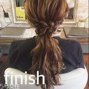 女生冬天長發怎么編好看？長發妹紙才懂得的痛