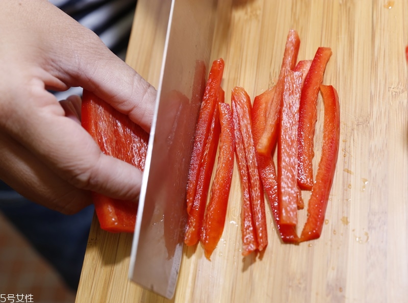 養眼吃什么食物喝什么茶