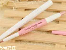 臥蠶和眼袋的區別是什么？臥蠶是肌肉眼袋是肥肉