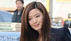 臥蠶和眼袋的區別是什么？臥蠶是肌肉眼袋是肥肉