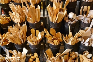 木制餐具廚具怎么清潔保養