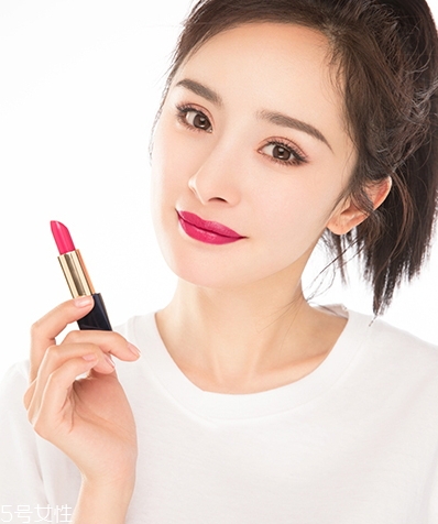 雅詩蘭黛口紅哪個系列好？傾慕vs戀愛唇膏