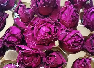 墨紅玫瑰可以天天喝嗎？玫瑰養顏也要適量