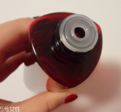 雅詩蘭黛紅石榴水新舊版區別