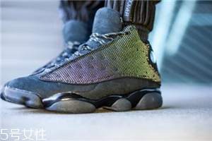 運動鞋氣墊咯吱的響怎么辦？可能是漏氣或者進水了