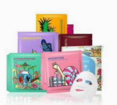 去黑頭面膜多久用一次？撕拉式和泥質頻次不同