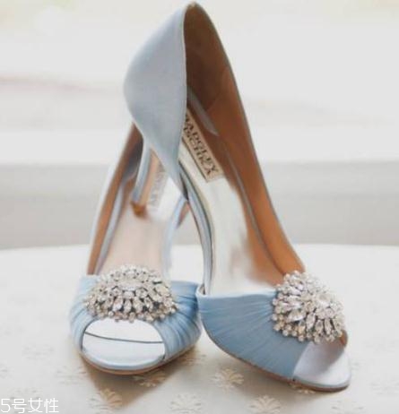 badgley mischka鞋子在哪買？美到挪不開眼的藝術品