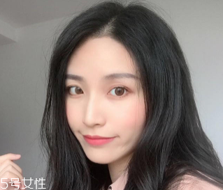 春天適合什么顏色口紅？首選活力西柚色
