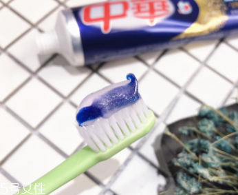 美白牙膏有用嗎？中華魔麗迅白牙膏評測