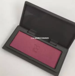 黃皮用什么顏色的腮紅？選擇與黃色互補的紫色