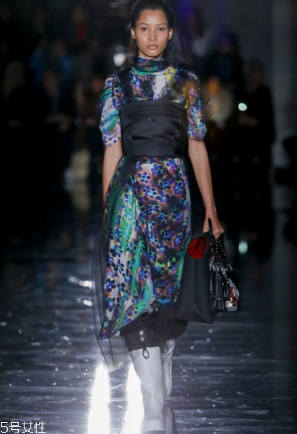 prada2018秋冬系列好看嗎_款式有哪些？