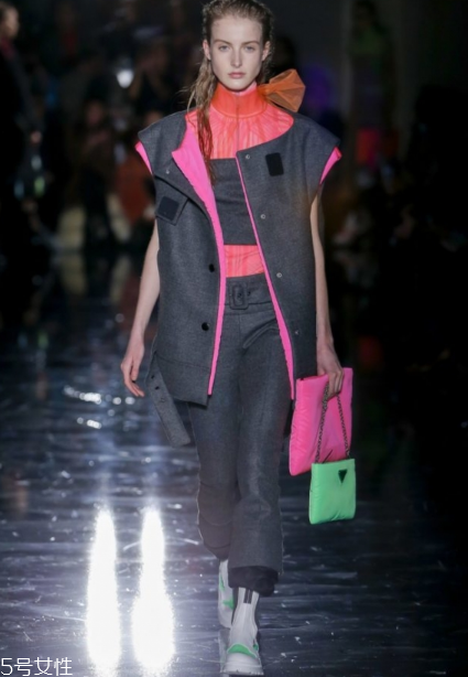 prada2018秋冬系列好看嗎_款式有哪些？