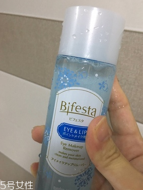 曼丹卸妝液泡沫不消怎么回事？正常現(xiàn)象