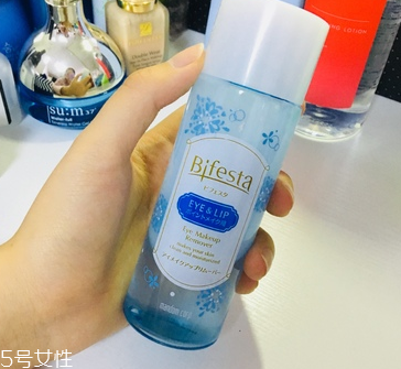 曼丹卸妝液泡沫不消怎么回事？正常現(xiàn)象