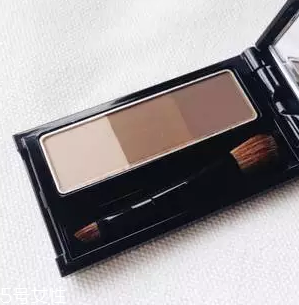 眉粉用久了結塊怎么辦？用眉刷戳碎