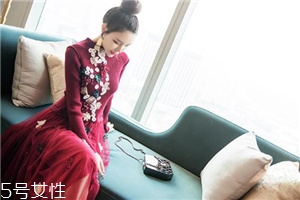 針織連衣裙什么款式好看？搭出時尚新感覺