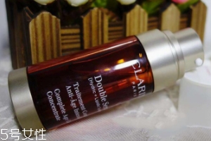 嬌韻詩(shī)雙管精華好用嗎？年輕肌膚的日常抗氧化產(chǎn)品