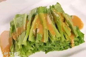 油麥菜怎么涼拌好吃？加點麻醬調味