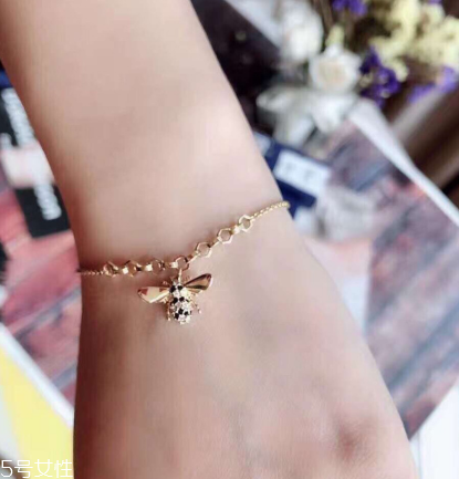 施華洛世奇小蜜蜂手鏈是什么材質？