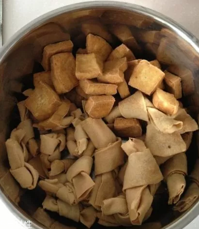 豆腐皮能油炸嗎？火候太猛容易炸糊