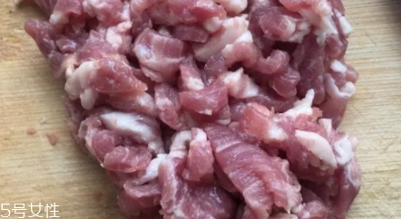 豆腐皮能油炸嗎？火候太猛容易炸糊