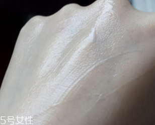 minon乳液適合油皮么？干皮和敏感肌最適合