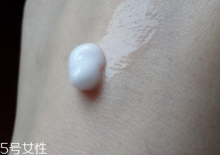 minon乳液適合油皮么？干皮和敏感肌最適合