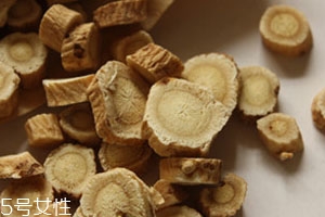 黨參發黑還能吃嗎 黑色說明變質了
