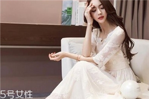 蕾絲長裙配什么鞋子？為你加足時髦指數